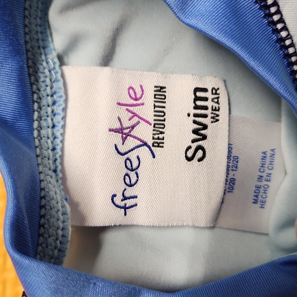 Freestyle revolution swim wear size 9 months swim set,  like new - Picture 2 of 3